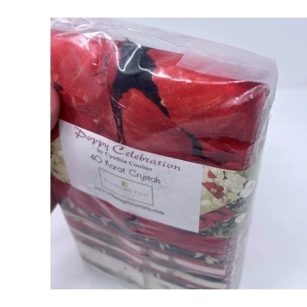 Wilmington Prints Poppy Celebration 40 Karat Crystals 2.5
